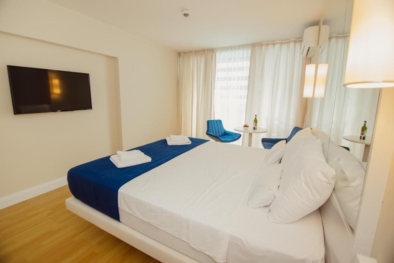 Orbi City - A & С Apartment Batumi Bagian luar foto