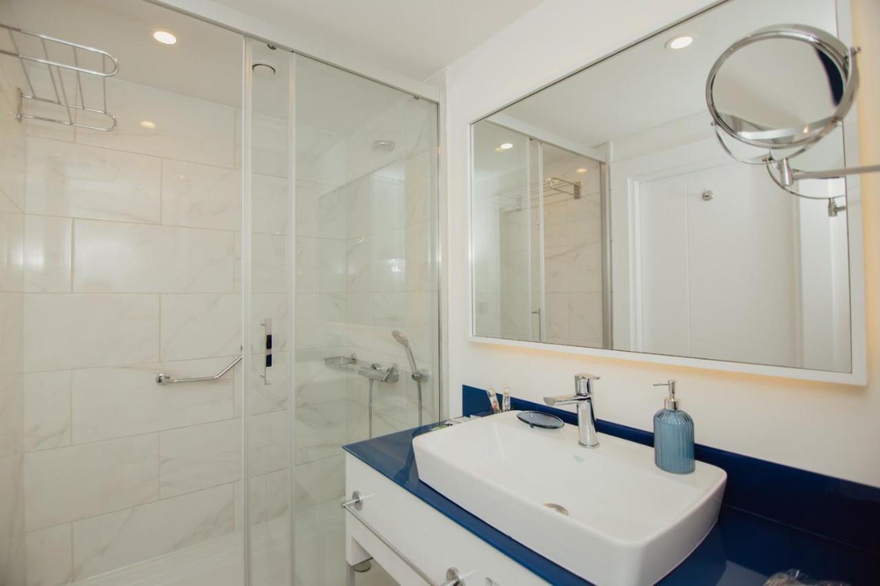 Orbi City - A & С Apartment Batumi Bagian luar foto
