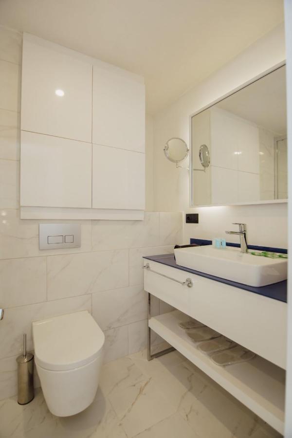 Orbi City - A & С Apartment Batumi Bagian luar foto